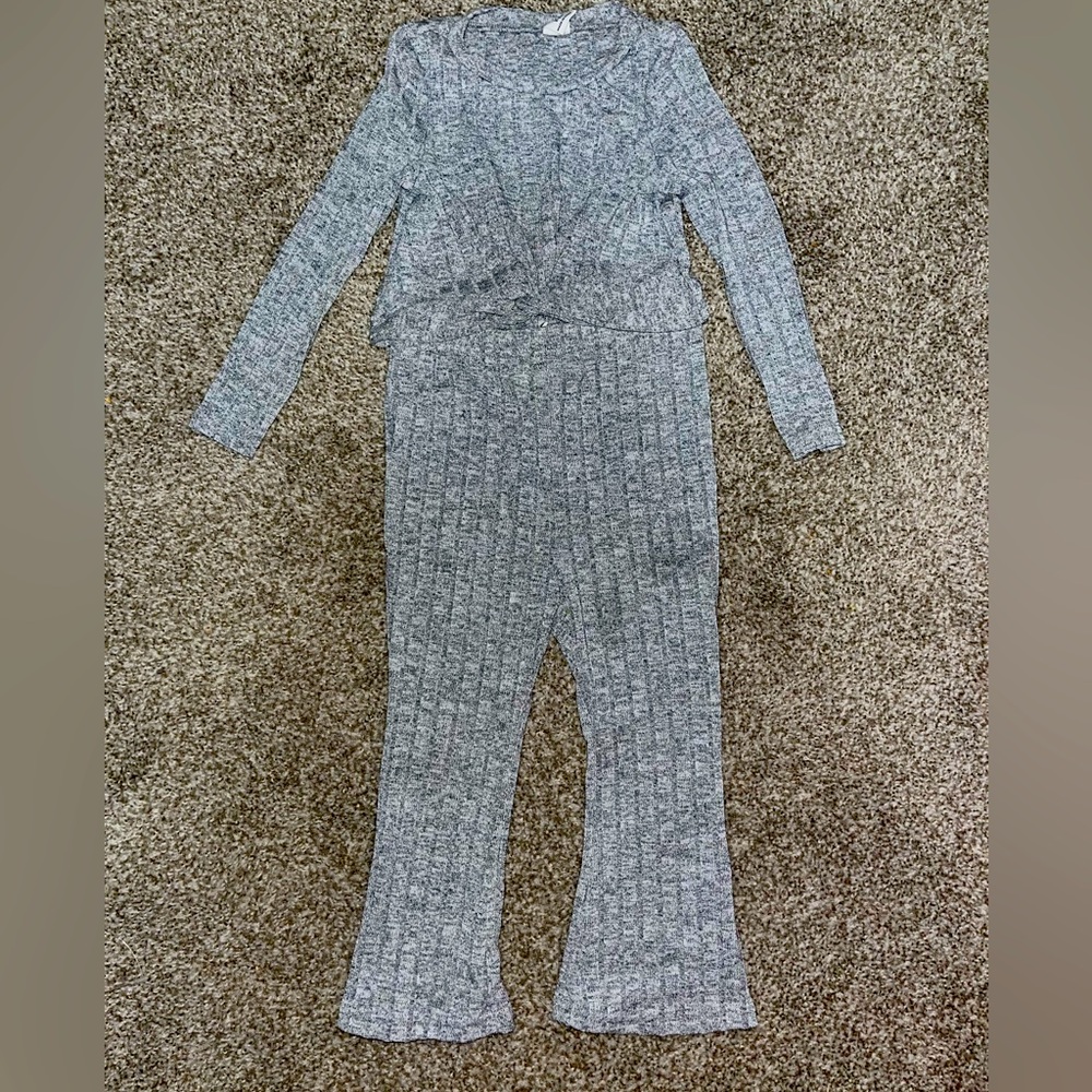 2T Grey twist hem long sleeve t & flare leg pants set